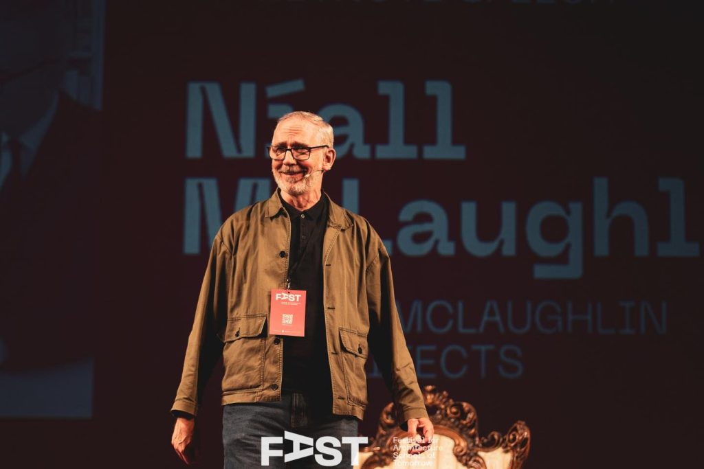 Arhitect și educator. Dosar Níall McLaughlin. O discuție și trei proiecte