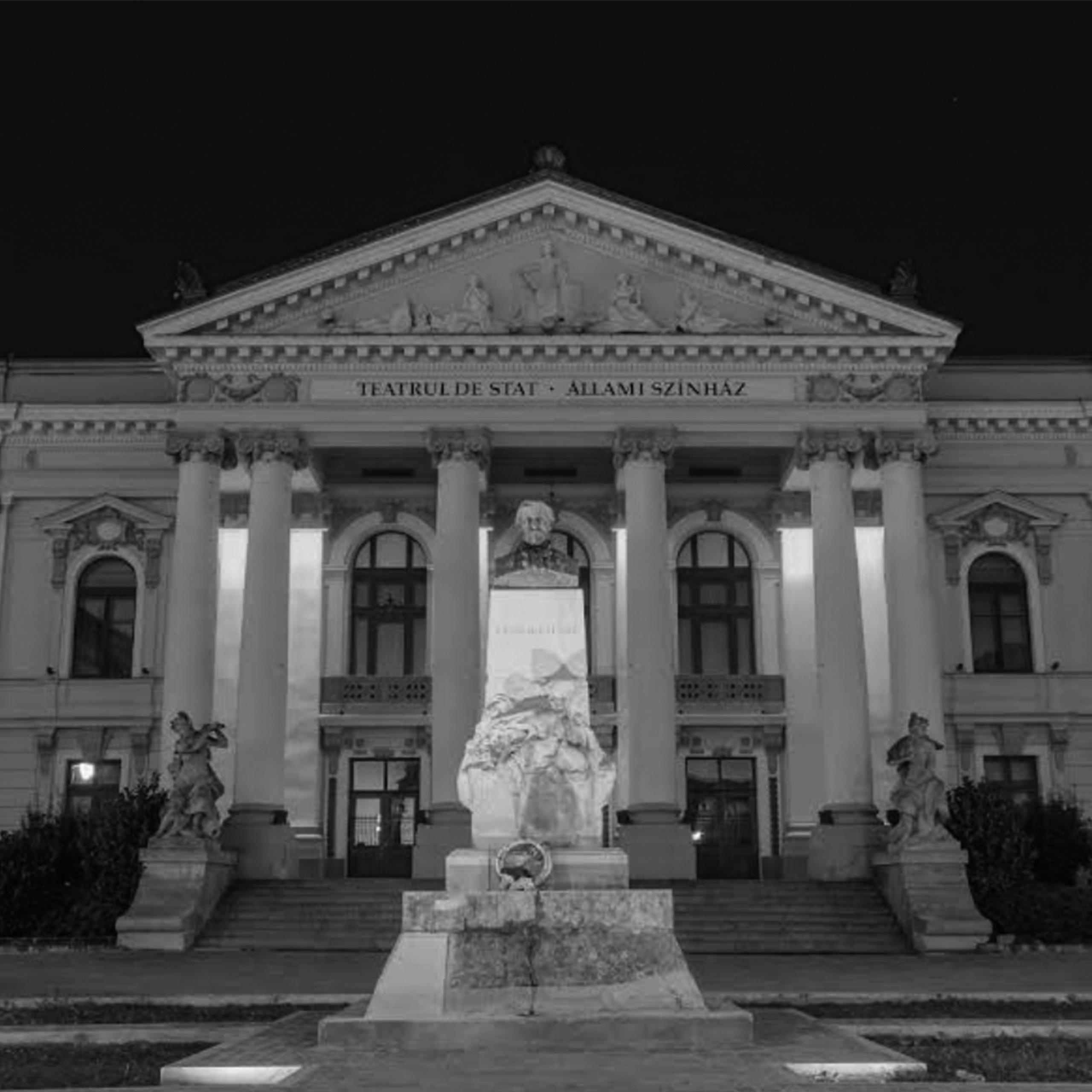 Teatrul Național Oradea / The Oradea National Theatre
